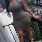 Femme noire en tenu sexy