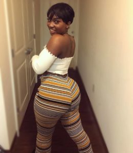 Belle bbw black avec grosses fesses