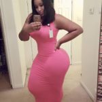 Black en tenue longue rose