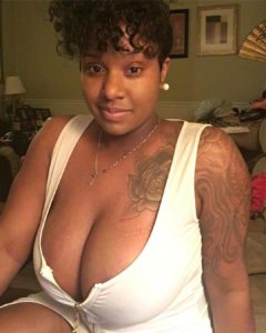 Mature black tatouée cherche étalon