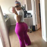 Black coquine avec grosses fesses
